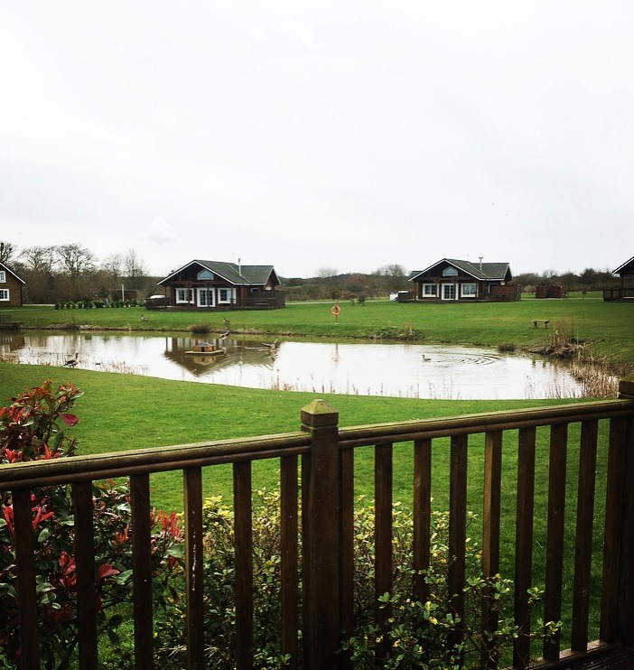 We love fresh Sunday mornings at Hornsea Lakes! With a private decking  area, Sunday mornings are a breeze!
#eastyorkshire 
#hornsealakesidelodges
#hottubbreaks
#retreat
#sundaymornings
#lakesideviews
#springmornings
#happycustomers
#weloveyourpics
#availability
#logcabins