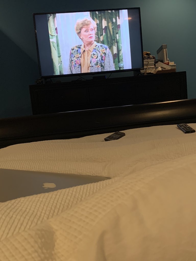 mbeck93's tweet photo. #QuarantineChecklist: attempted to get cable working again in my room (been out since dec) failed,,,,dad and brother stepped in ✅ https://t.co/WmHqNHhG0X