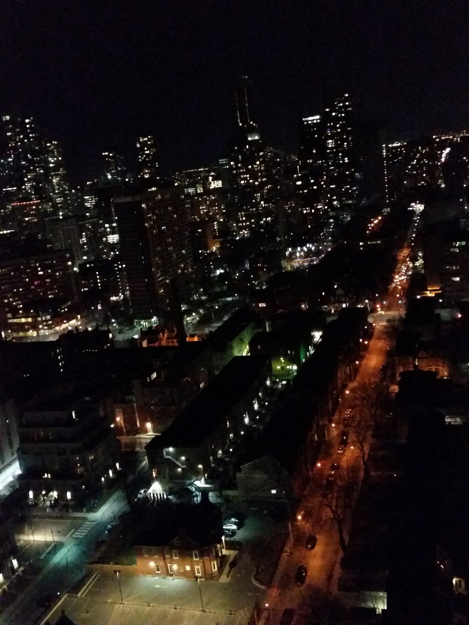 Hear that? Toronto has never been so quiet on a Saturday night. Doing our part to this bug to bed. #QuaratineLife #Covid_19 #FightCOVID19 https://t.co/Hn0b5mDMy0