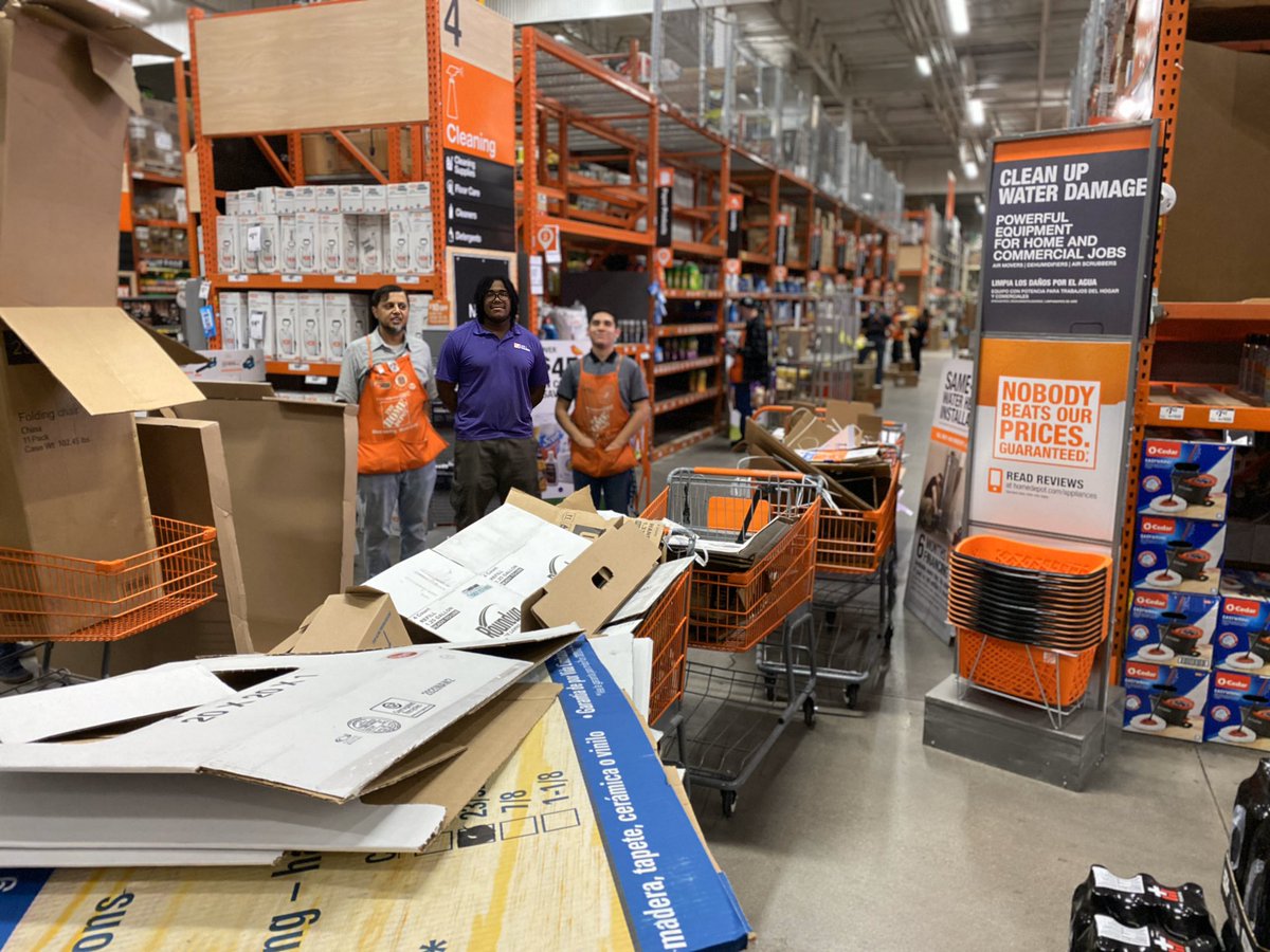 Having some fun with a cardboard challenge here at store 3301.@shandra_hunt @thdsaltarelli <a href="/TonjaBarnicle/">Tonja Barnicle</a>