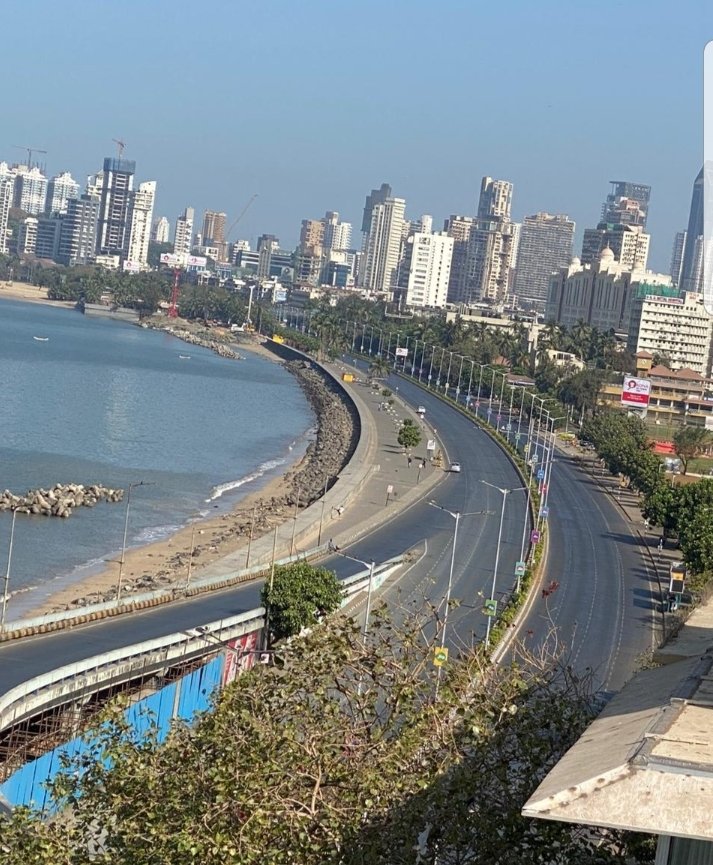 katta_news's tweet photo. Mumbai Marine drive response to #JanataCurfew. https://t.co/XaMONoQoow
