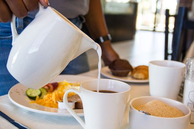 AtlanticBeachL's tweet photo. Breakfast is served!
A Four-Star Peaceful Retreat On The Edge Of Greater Cape Town!
Read more on the Lodge here - https://t.co/KT341uPbvG
Exceeding your Expectation!
#CapeWay
#beachlife #Views #breakfast https://t.co/4erQV4wZAC