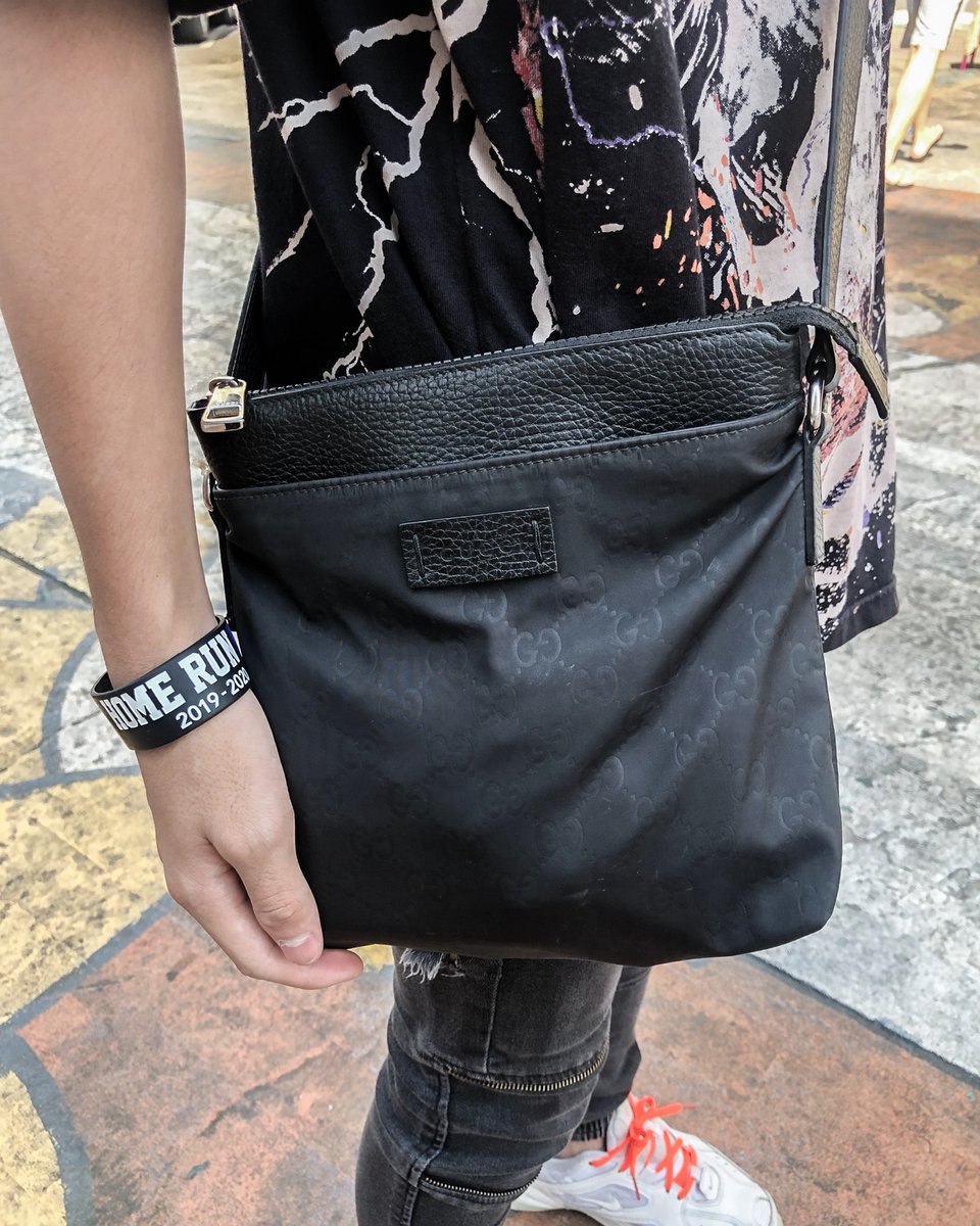 DotSnap_'s tweet image. Music

Top : growup storebkk [2,400.-]
Shoes : Nike [3,800.-]
Bag : gucci [20,000.-]

#DotSnap #AorB #Guruรุ่นพี่ #fashion #siam #bangkok #thailand #streetfashion #streetstyle #snapshot #outfits #outfitinspiration #lookoftheday #fashionphotography #streetculture