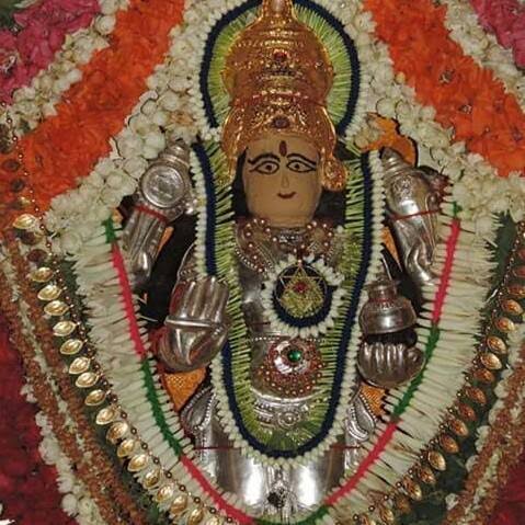 Nelluvaya Dhanwantari temple, Thrissur, Kerala is believed to be as old as Guruvayur temple.The Presiding deity is Dhanwantari, the incarnation of Vishnu. He is considered to be the God of Ayurvedic Medicine. He obliterates diseases & restores good health to his devotees #Corona