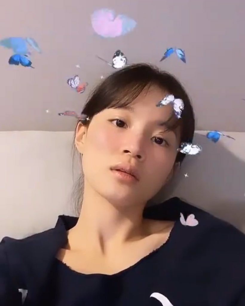 leehibuzz's tweet photo. 200321 leehi_hi ig update
“🦋 #checkmystory” https://t.co/cYNRUIwRP2
