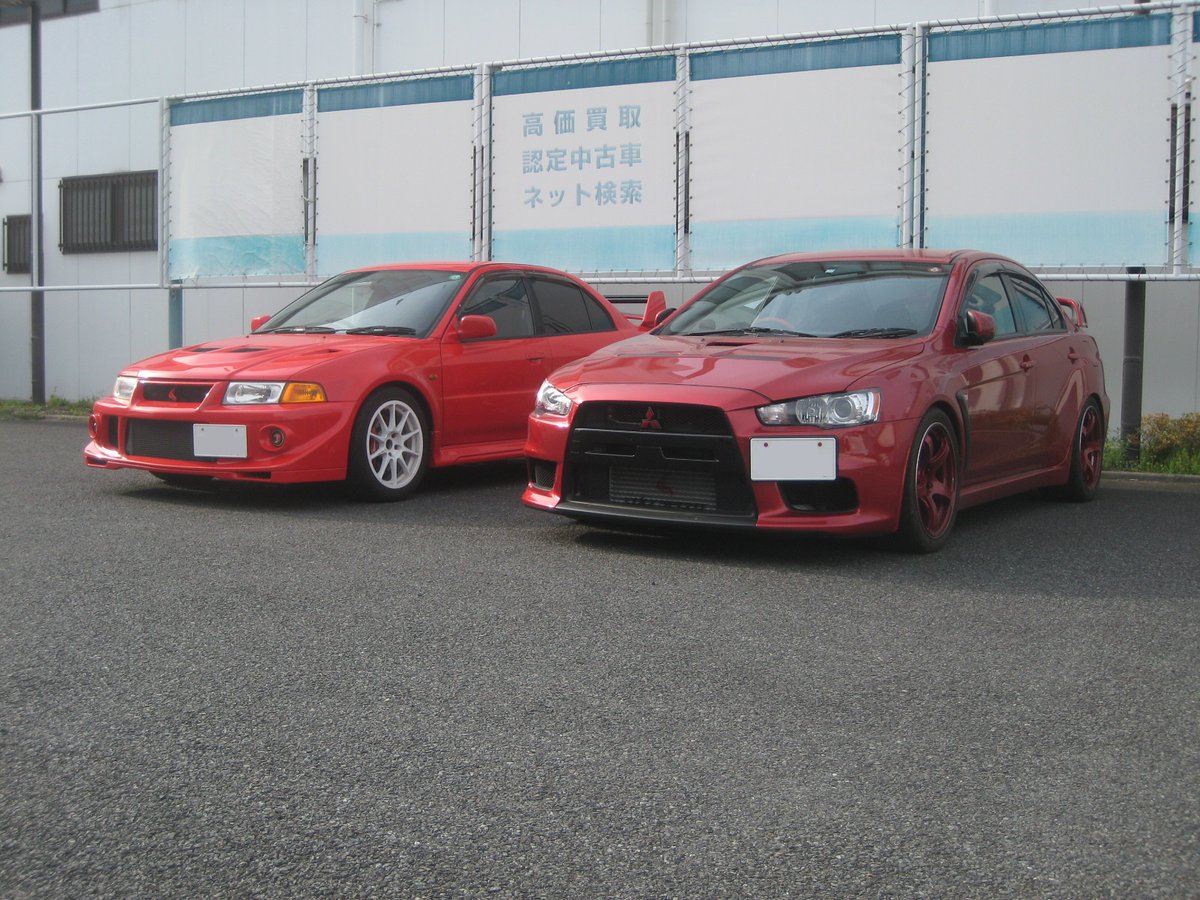コルトスピード 公式 V Twitter 常連のお客様のご紹介です ランサーエボリューション Tmeとランサーエボリューション 赤い新旧 エボを2台並べて記念撮影してみました いつもありがとうございます Cp9a Cz4a ランエボ