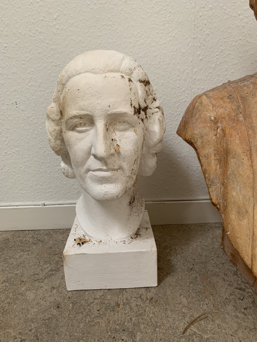 DrJaniceHolmes's tweet photo. On Friday was back out at #arvidbacklundgården with #konstokulturifalun and #dalarnasmuseum to do a bit of light hoovering on our newly-discovered #gipsskulptur ready for exhibition this summer https://t.co/xS0bvEGzfk