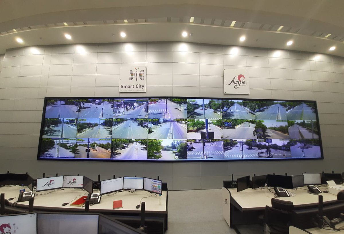smartcityagra's tweet photo. A bird's eye view of Agra city participating in janta curfew captured from Integrated Command & Control Centre of Agra Smart City #SmartAgra #JantaCurfew @PrabhuNs_ @SmartCities_HUA @Secretary_MoHUA @RajeshK63514080 https://t.co/HLfa5c5Ry6