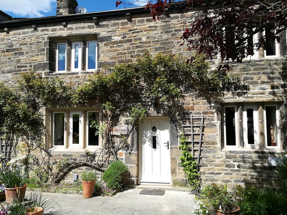 CarrsWindowsLtd's tweet photo. Make Mum happy and get round to making plans for home improvements! A new front door means she will always be smiling when she gets home! HAPPY MOTHERS DAY! 

#mothersday #happymothersday #mumshome #family #familytime #supportlocal https://t.co/gqDAWMpz4n