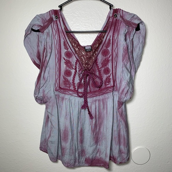 bubbliness1's tweet photo. So good I had to share! Check out all the items I'm loving on @Poshmarkapp from @N8SmokesGreat #poshmark #fashion #style #shopmycloset #freepeople #abercrombiefitch: https://t.co/mM1p6TrbEG https://t.co/20GjmxJcUF