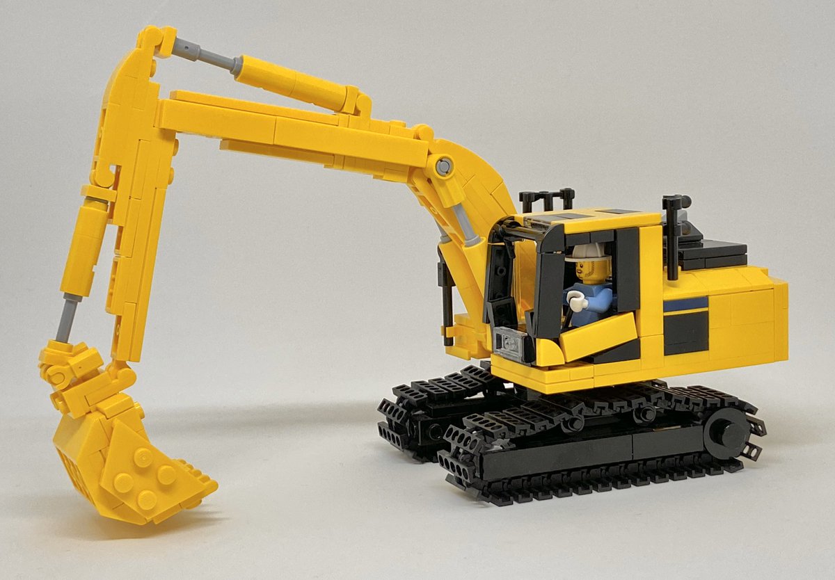 ヤキメシ V Twitter レゴで作ったコマツ Pc0 11 油圧ショベルです 実物は大きいようで意外と幅が狭い 輸送の関係 ので ギリギリまでつめて9ポッチ幅で作っています コマツ ユンボ Lego レゴ Excavator Komatsu