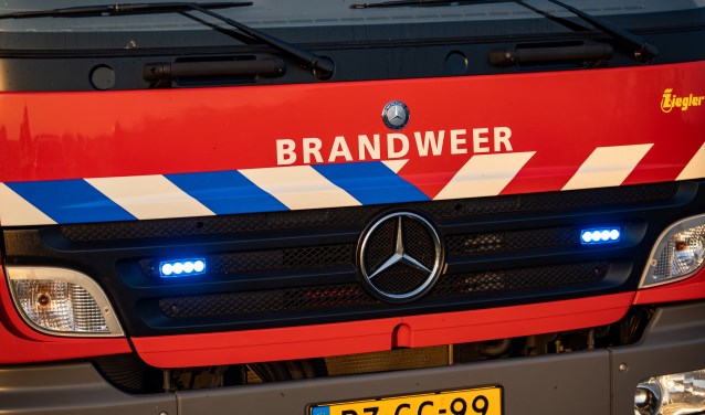 Brand in schuur aan Oosterzeel: brandweer weet overslag naar woning te voorkomen -..