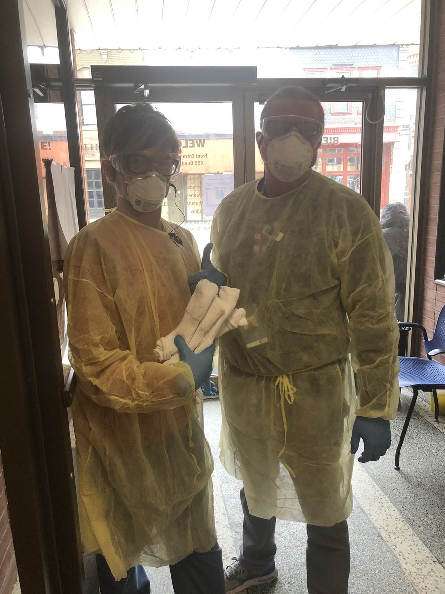 Community Health Centres stepping up to support community during #COVID19. Around the world, as the new week starts, #CHCs are on the frontlines and through the collective #COVID19CHC effort, are caring for and supporting many of the most vulnerable members of our societies. @WHO 