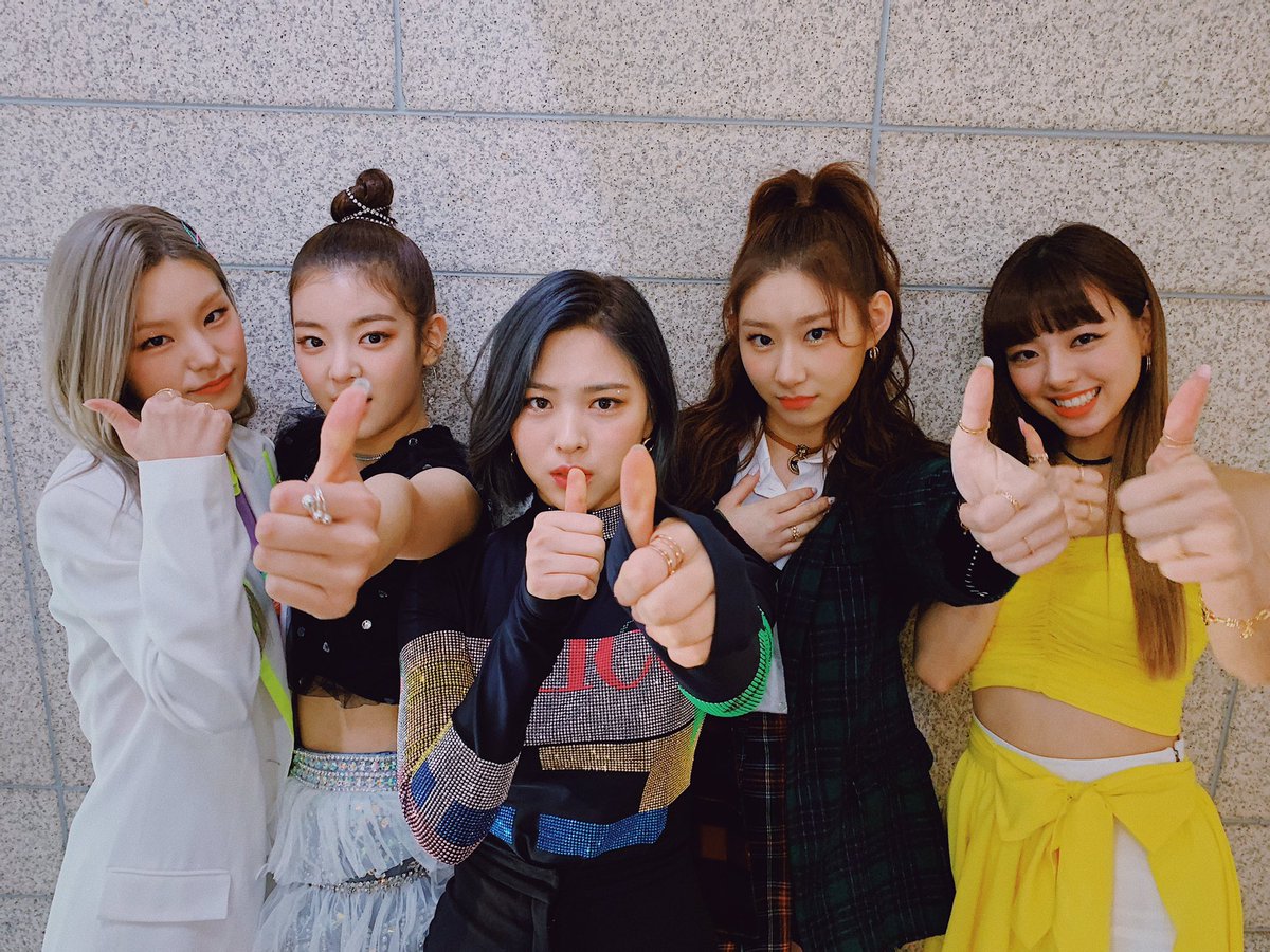 ITZY tweet media