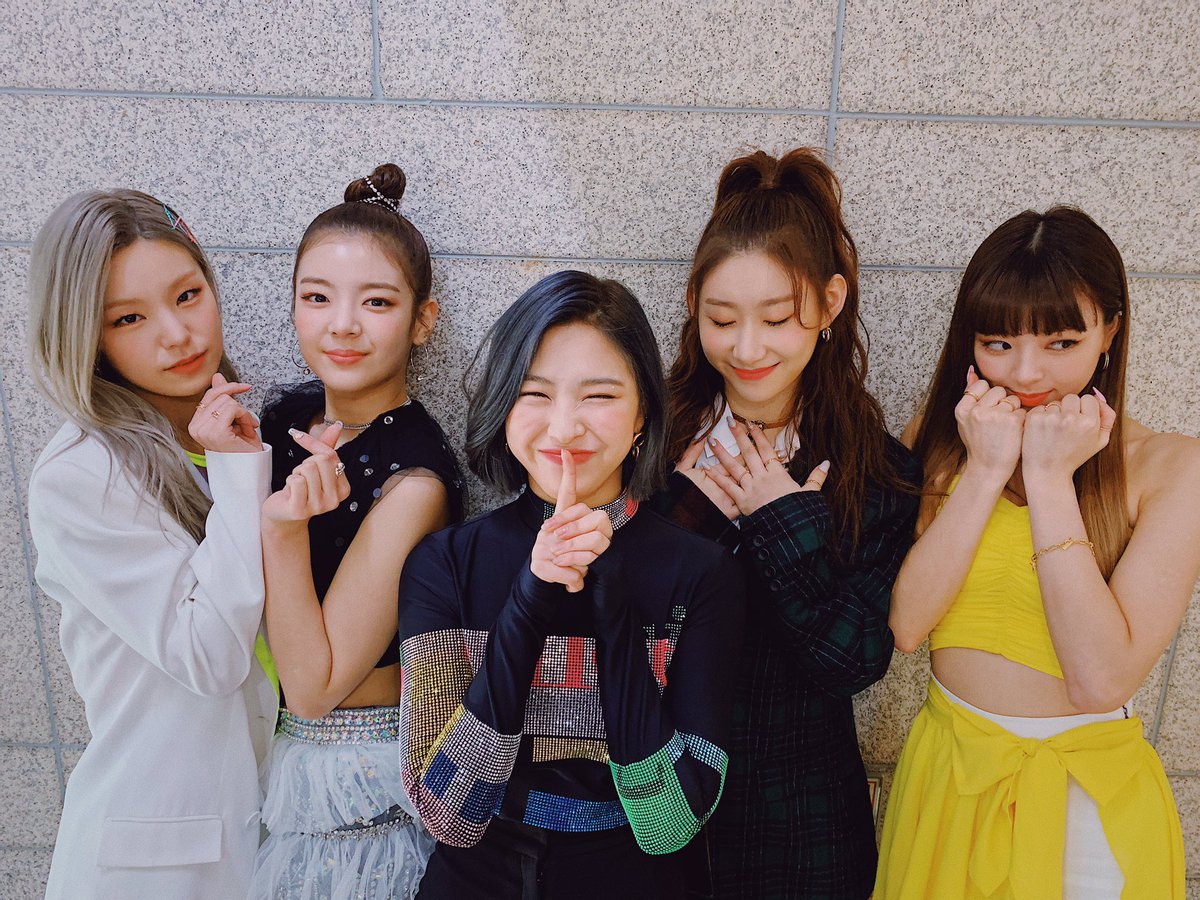 ITZY tweet media