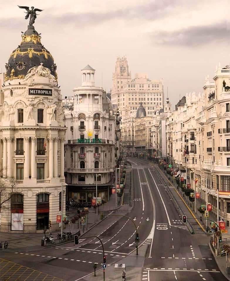 chusdmartin's tweet photo. @arrebatoficial @Deyanira2013S Así es @arrebatoficial en casa pero juntos y cada día más fuertes 😘😘 https://t.co/XBd92aioKq