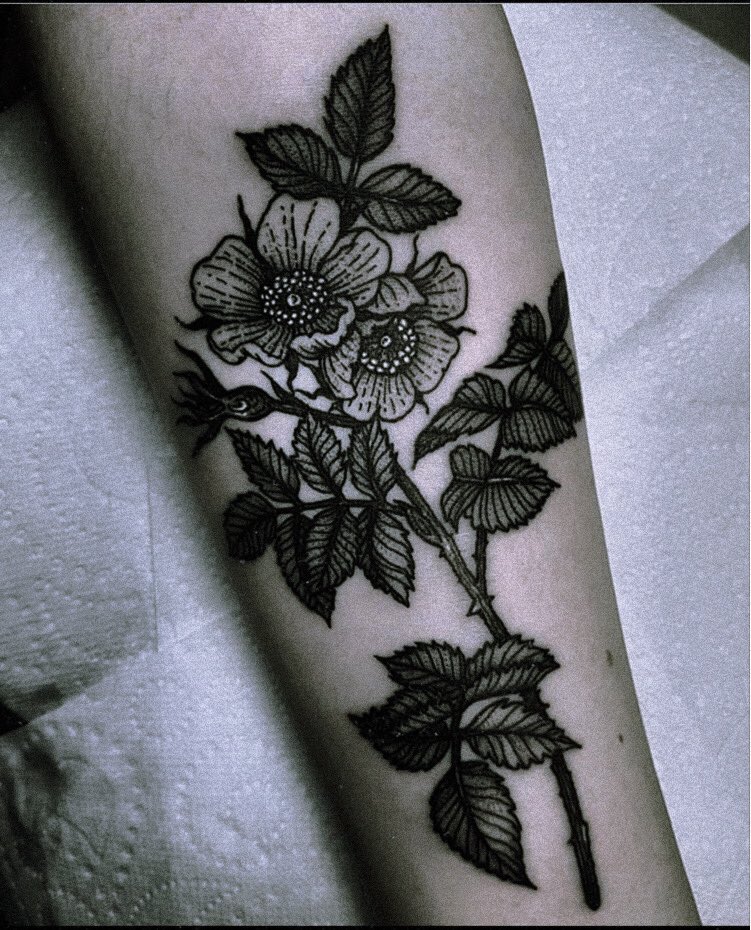 Your AZ Guide to Flower Tattoo Meanings Symbolisms and Birth Flowers   Tattoo Ideas Artists and Models