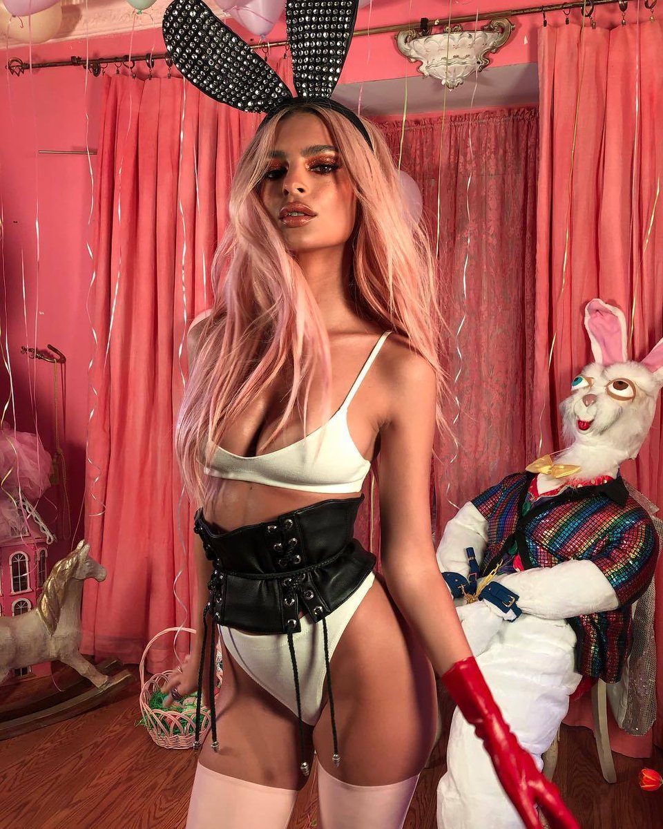 aliciaamartines's tweet photo. We're hot like hell, does it burn when I'm not there? When you're by yourself am I the answer to your prayers? 
I'm giving you the pleasure of heaven and I'll give it to you hotter than hell https://t.co/UehkkE20UJ