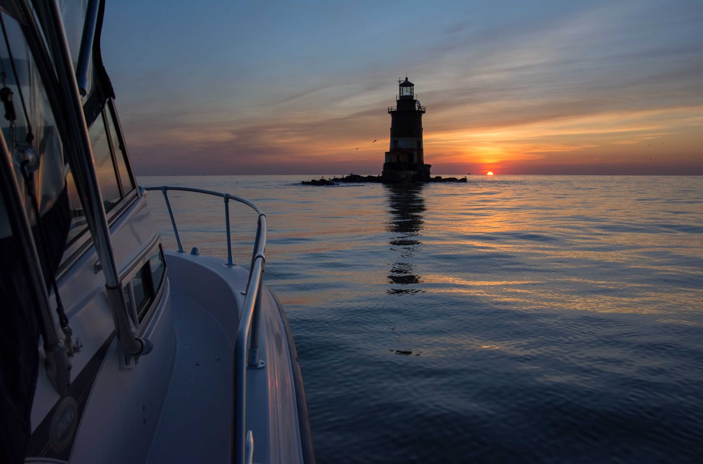 Romer Shoal Light (RomerShoal) / Twitter