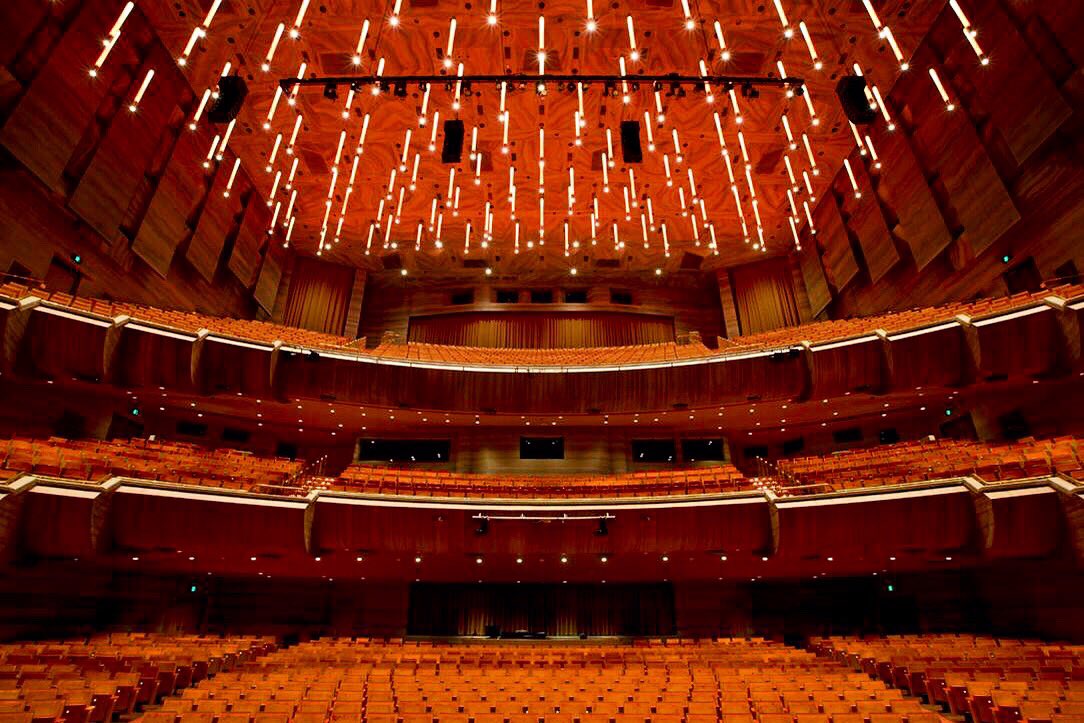 artscentremelb's tweet photo. We invite you to settle in to the best seat in the house - at your place! Join us for Morning Melodies: Exposing Edith, a cabaret tale of legendary French icon Edith Piaf. Broadcasting tomorrow at 11am: https://t.co/u35bT17aL2 #ACMWithYou #HamerHall https://t.co/yzmSfj3gnE