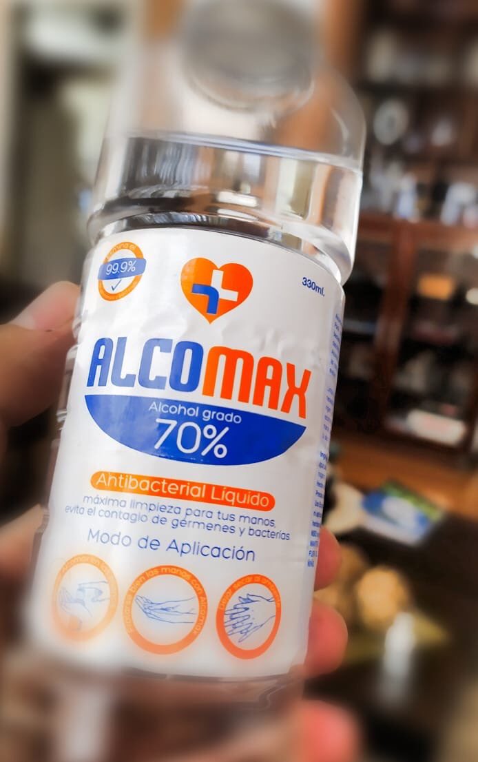 SbastienMlires1's tweet photo. ❗️Otra iniciativa digna de aplaudir ❗️ #Zhumir, ha suspendido la producción de licor para ponerse a producir líquido antibacterial. #Cuenca con consciencia social 👏👏👏
#Alcomax
@ZhumirEcuador https://t.co/LdjrNvMOoy