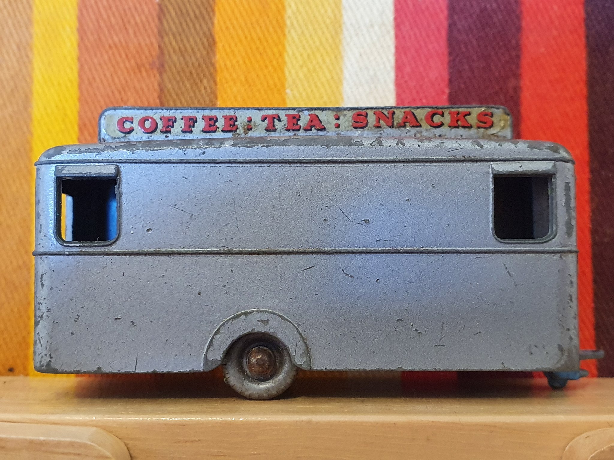 lesney mobile canteen no 74