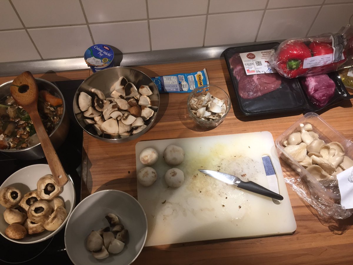 Day 4... it’s Saturday, so I didn’t work. Instead I used up some stuff in the fridge to prep goulash, mongolian beef, pulled pork, boeuf stroganoff and to cook risotto for dinner.