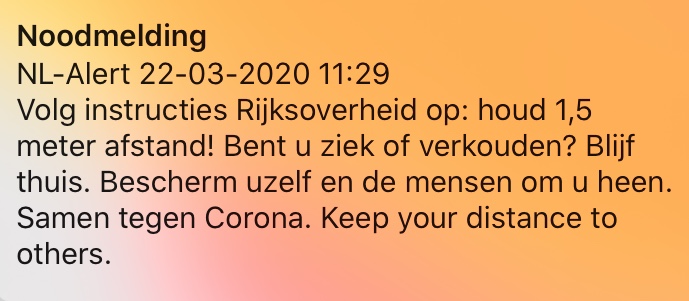 Er is zojuist een NL-Alert verstuurd in heel Nederland over dat het belangrijk is om afstand te houden van elkaar. Dat betekent dus ook dat je niet naar bossen, stranden, dijken en parken moet gaan. Blijf binnen als je niet écht naar buiten hoeft. #houdafstand