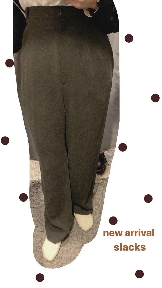 本日もご来店ありがとうございました♡

明日<a href="/spia_select/">SPIA used & select</a> の入荷は
スラックスです♡

オシャレなデザインのスラックス入荷です♡
ピッタリしたものからゆったりしたものまで揃うので、是非お気に入りの1枚みつけにいらして下さい❤︎
.
.
.
#spia #中崎町　#古着屋　#中崎町古着屋