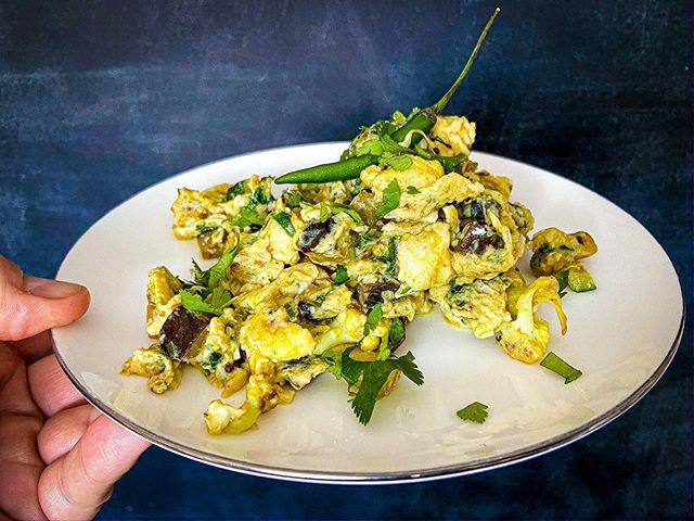 FairleysUK's tweet photo. I’m sure you’ve all got plenty of ingredient in buuuut if you’re struggling or just can’t be bothered with the queues this is a quick, cheap and easy recipe for the curry lovers out there. Eggs seem to be available everywhere sooooo: 2 eggs, a knob of bu… https://t.co/U5LIpkxV2h https://t.co/l79mj1vXTg