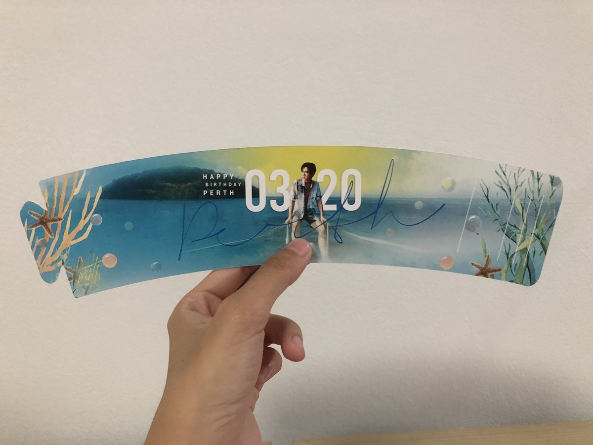 24Percenttt's tweet photo. PERTH Cupsleeve 2020 [1]
#KDPPE
#Gift2PERTH
#PerthTanapon 
#19thPERTHDay
#PERTHsDay19th 
#PerthDayFromUs https://t.co/tHxEODSySz
