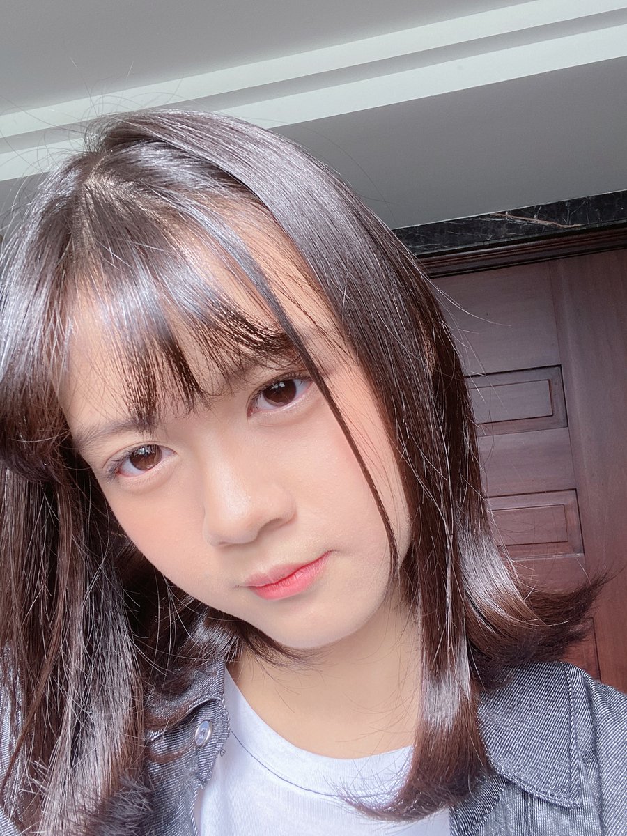 A_ChristyJKT48's tweet photo. Aps kabs nic? Uds makans bloms?? https://t.co/RiUycuhfbZ