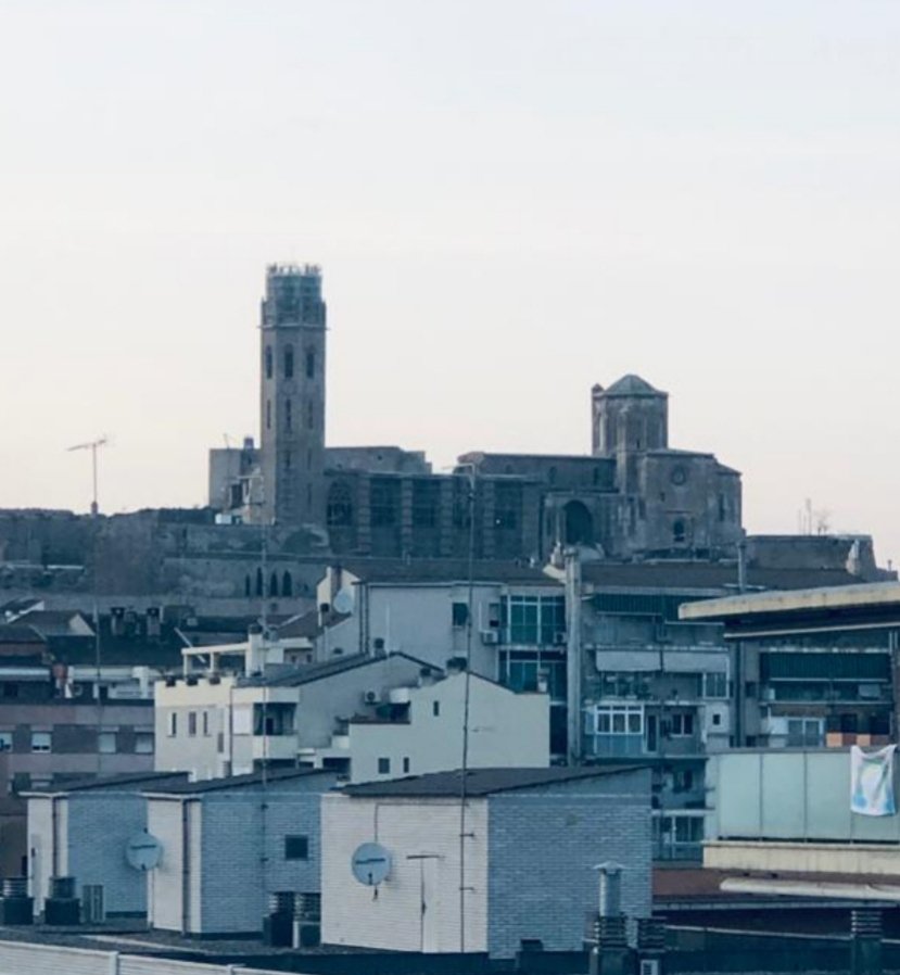 esque_m's tweet photo. #lleidadesdelbalco Molt bona iniciativa de @turismedelleida 
#joemquedoacasa #diesdeconfinament https://t.co/U2iJ1GQiaw