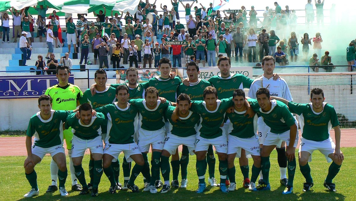 CoruxoFCoficial's tweet photo. Aceptamos el reto del @racingferrolsad y nuestras cuatro fotos van dedicadas a nuestros aficionados que en el ascenso a 2ª B llevaron al equipo en volandas, en cada viaje se movilizaron 9 autobuses ...

Retamos a @rapidobouzas @ALONDRAS_C_F @MarinoLuanco @CDLealtad https://t.co/Vpre4q3Hzv