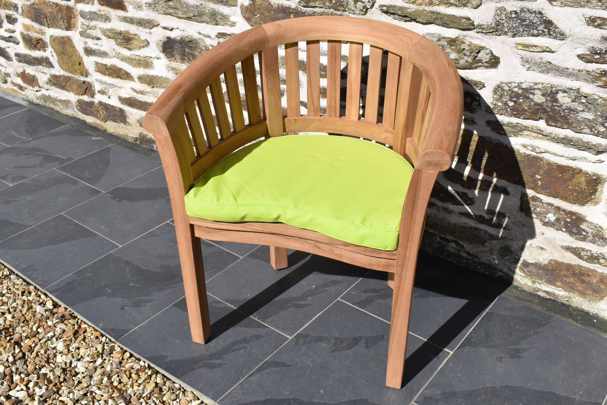 patiouk's tweet photo. Happy Mothers day, relax in the sunshine today on you favourite garden chair https://t.co/StF8xxfuUH  #MotheringSunday  #sunnysunday #gardenchair #love https://t.co/f96BQ1xRgz