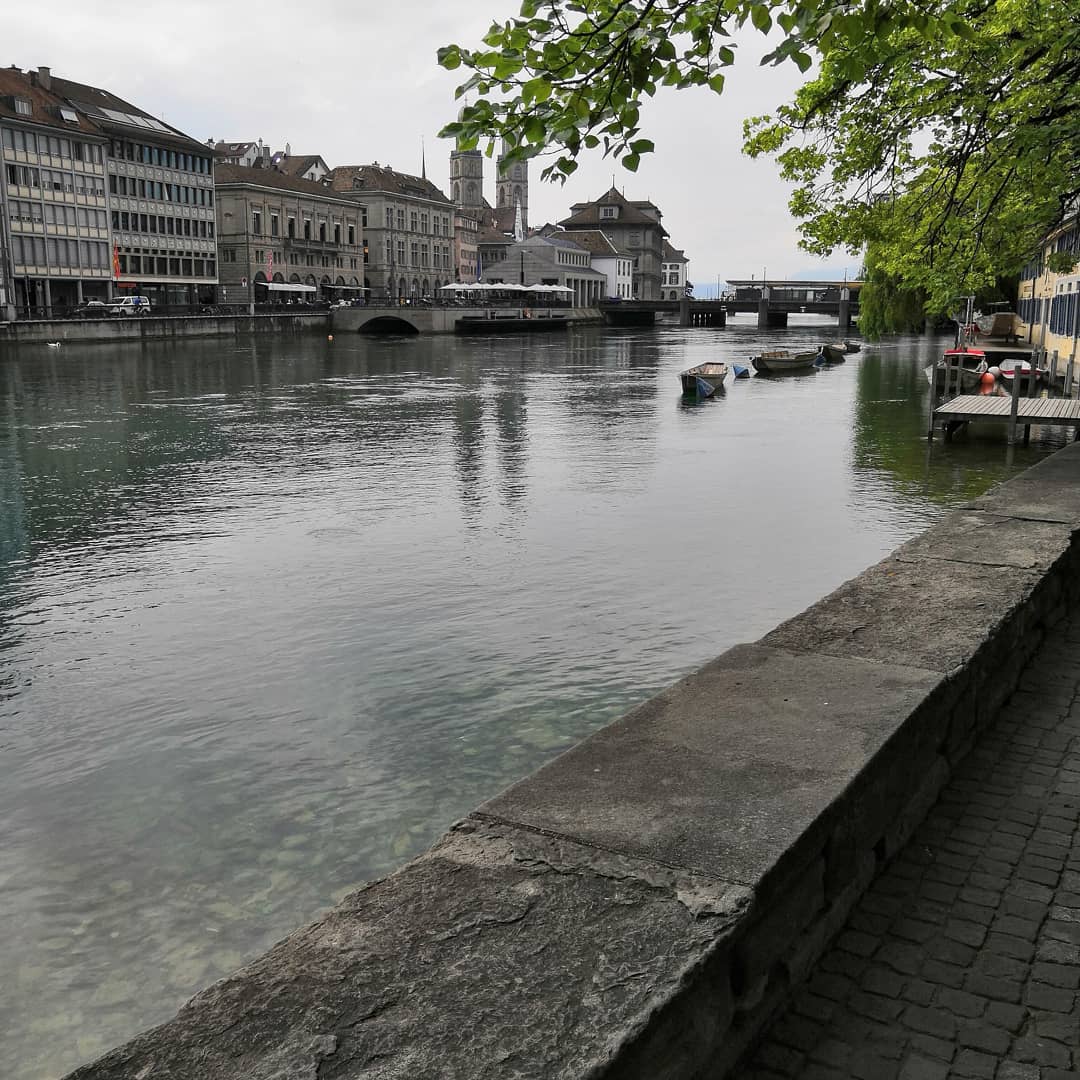 ChrisOnRacing's tweet photo. There have been some pretty special #FormulaE locations over the years. One of my personal favourites has to be Zurich.
Always a bonus when a cracking track fits in such a scenic location #ABBFormulaE #SwissEPrix https://t.co/gio4x90sCR