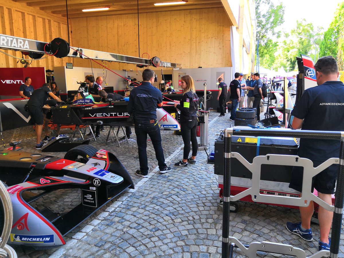 ChrisOnRacing's tweet photo. There have been some pretty special #FormulaE locations over the years. One of my personal favourites has to be Zurich.
Always a bonus when a cracking track fits in such a scenic location #ABBFormulaE #SwissEPrix https://t.co/gio4x90sCR
