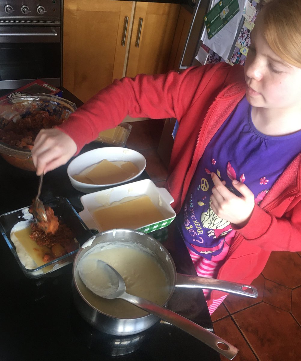 FlavinTom's tweet image. Mai making lasagna with and for Nana for #mothersday2020 #StayHomeSaveLives #virtualcooking #makingmemories