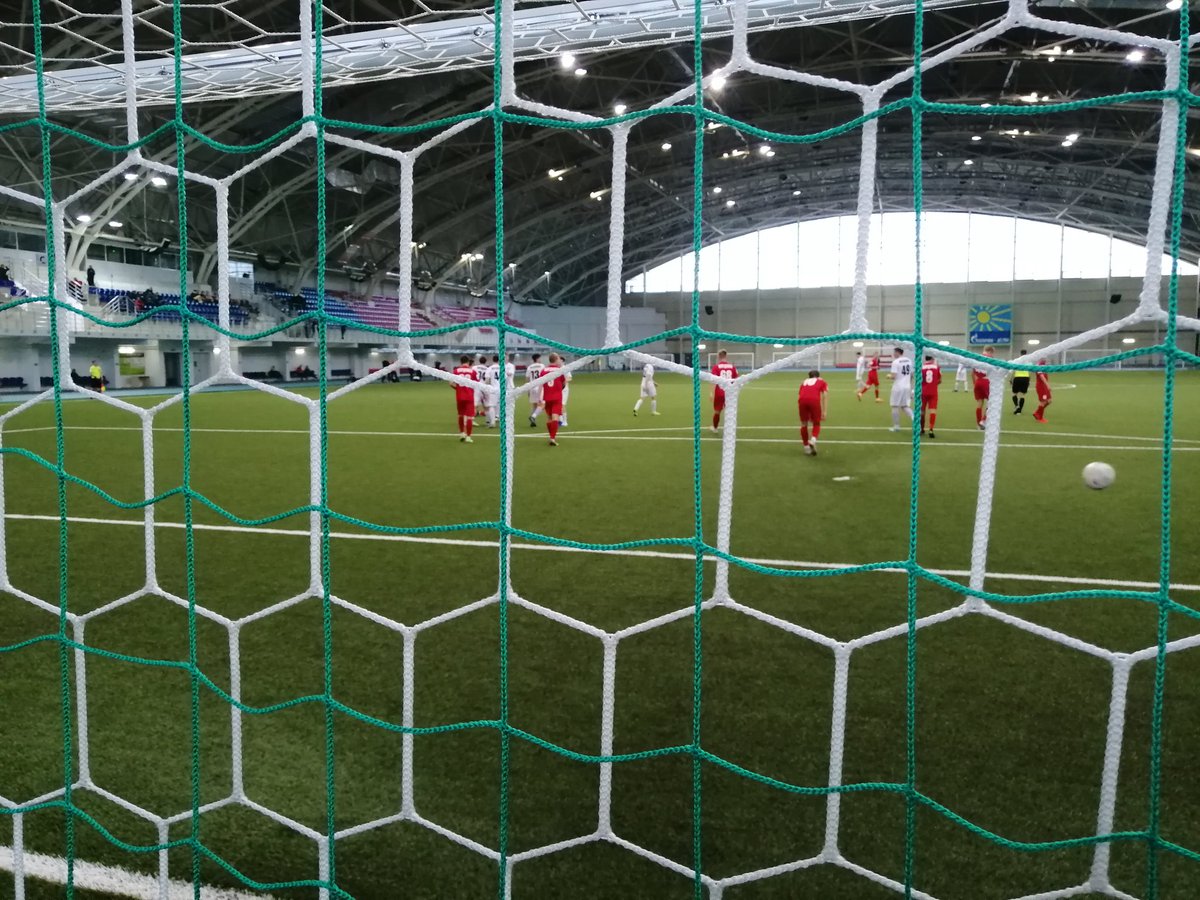 После первого тайма - счет равный. #ФКМордовияМордовияМ Голы: 0:1 - Владислав Абрамов (18), 1:1 - Антон Орлов (41).