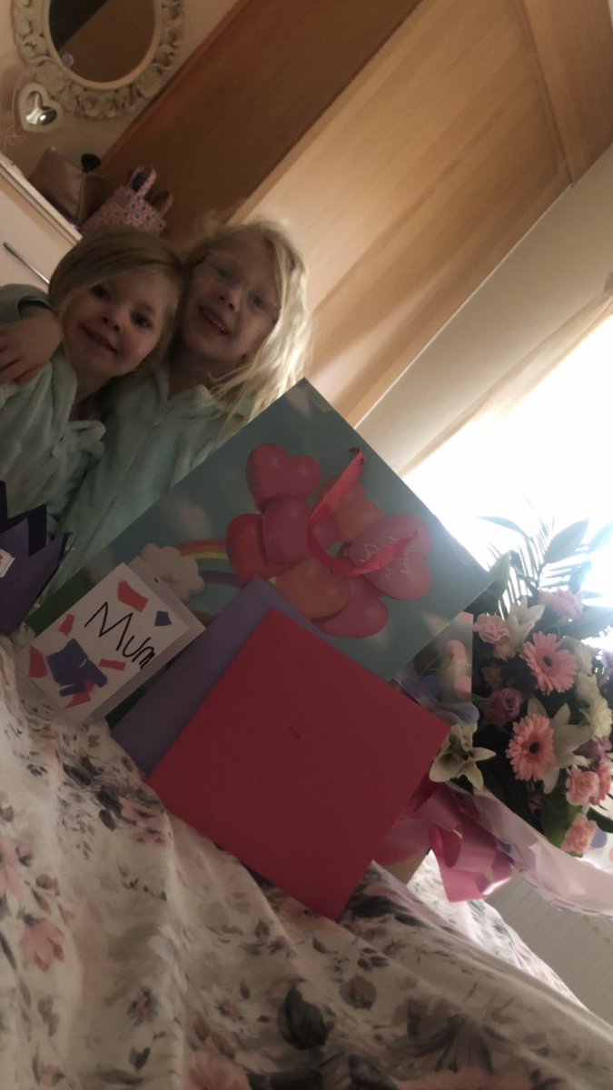 vicminijim03's tweet photo. Waking up to you every day is the best thing.. Being your Mummy is everything to me 👩‍👧‍👧Love you my little Mariahs 💗💗 https://t.co/Whv2BX3HiD