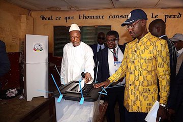 View image on Twitter