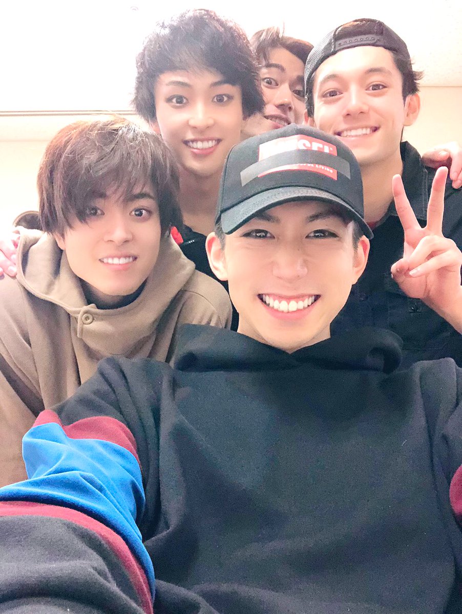 sean_osada's tweet photo. ハイパープロジェクション演劇「ハイキュー‼︎」”最強の挑戦者(チャレンジャー)”

本日二公演を終え、無事に東京千秋楽を迎える事ができました‼️
本当にありがとうございます😭
#演劇ハイキュー https://t.co/z6Sjvnyxgw
