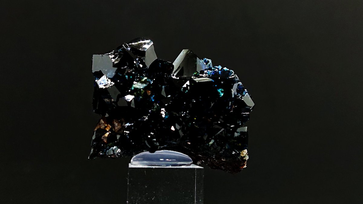 erythrite_man's tweet photo. 何ということでしょう
見るに堪えなかった写真達が匠（クリスタ）の手によってまあ��あ見れん事もない写真へと姿を変えました https://t.co/VxYxVjIN4V