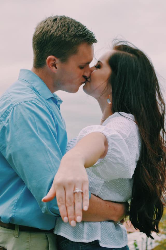 acattt10's tweet photo. Waking up with butterflies still in my belly because....WE’RE ENGAGED!!! https://t.co/O9jmcYppHi