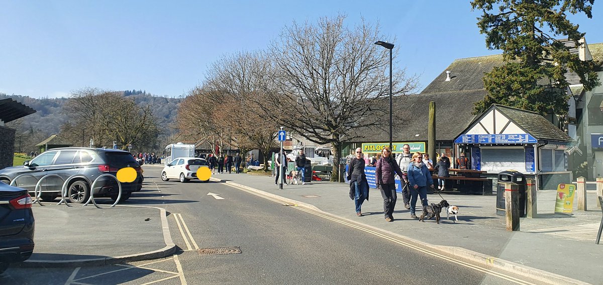 SouthLakesPol's tweet photo. Bowness and the Lakes are today as busy as we would expect without the Corona Virus. People - PLEASE stay at home and isolate. This is not the time to be exploring the Lakes. @Cumbriapolice #coronavirus #StayHomeSaveLives https://t.co/iw1GKwB7RC