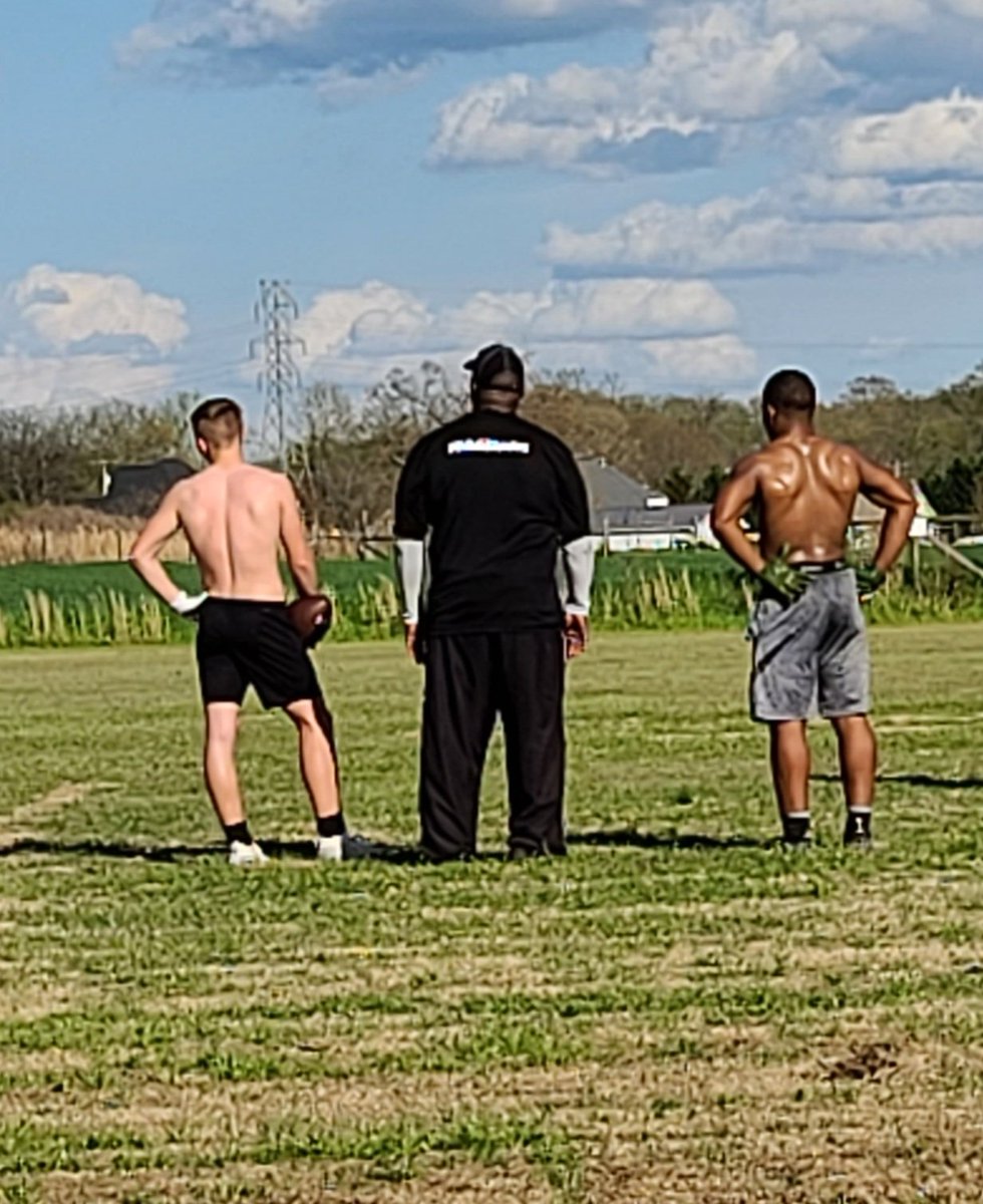 JDWilliams05's tweet photo. Different Breed!
#UnifiedSportsTraining #WeBuildMonsters #Athlete #SpeedAndAgility #Training #Football #Track #Running #Runner #Team #Family #DifferentBreed #WeightLifting #Speed #Agility #NC #NorthCarolina
@IshodFinger https://t.co/5Lw4f5LFOa