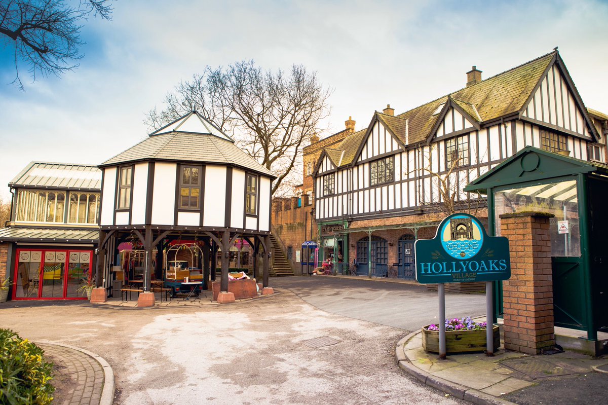 Hollyoaks's tweet image. Dear #Hollyoaks viewers. It is with a heavy heart that we have made the decision to pause filming of Hollyoaks.