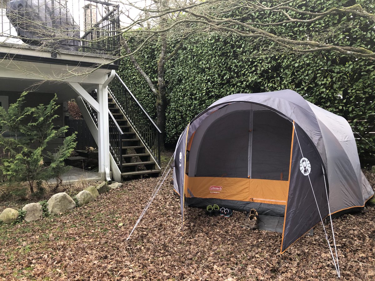 seeanngo33's tweet image. Glamping in the backyard!Taking #Staycation2020 to a whole new level! Think the neighbours will mind if I dig a firepit?! #StayPositive