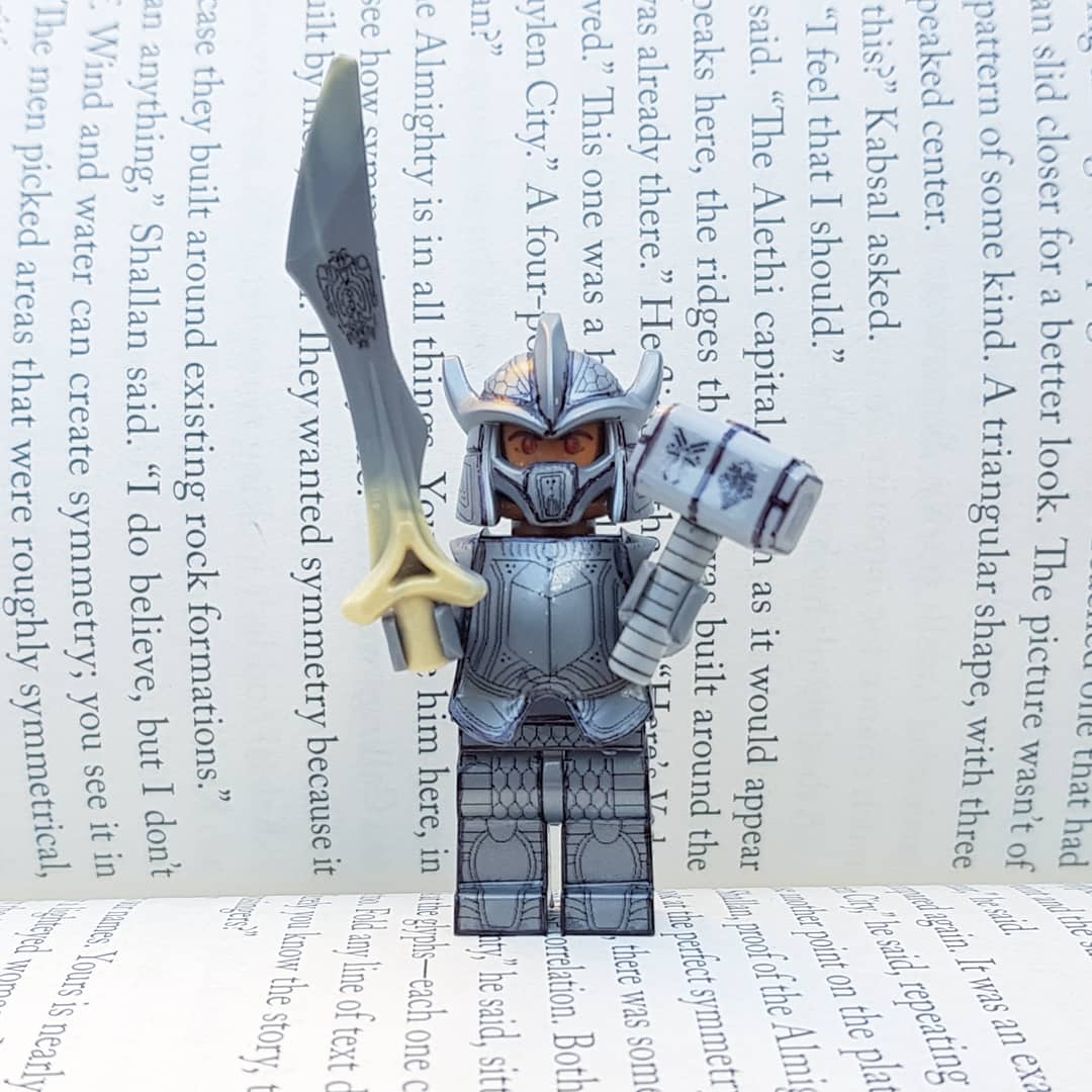 MinifigFiction's tweet photo. "Something thrummed inside Dalinar, the pulse of the battle, the rhythm of killing and dying. The Thrill."

Dalinar "The Blackthorn" from @BrandSanderson's Stormlight Archive

#brandonsanderson #stormlightarchive #dalinarkholin #LEGO #legominifigure #customminifig #legomoc #afol https://t.co/iMw9MNHbtR