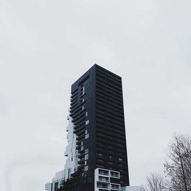 _kristinb's tweet photo. 🔝 ·  keeping buildings a solid 1m away https://t.co/YyRuuPB3g5 https://t.co/F1BIqC9QEh